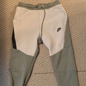 Nike tech fleece pants